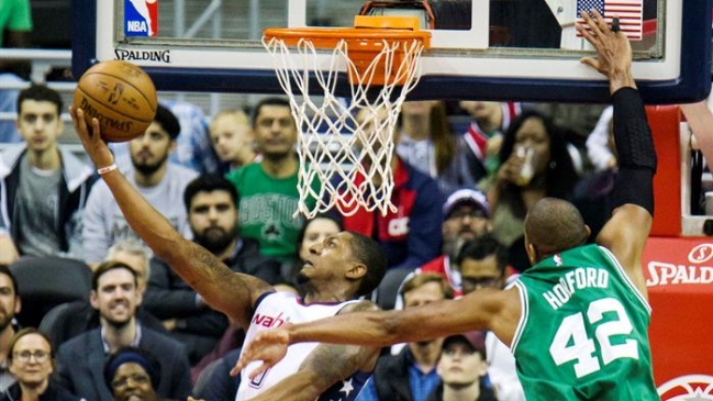 Washington Wizards igualó la serie ante Boston Celtics con un triple en el último segundo