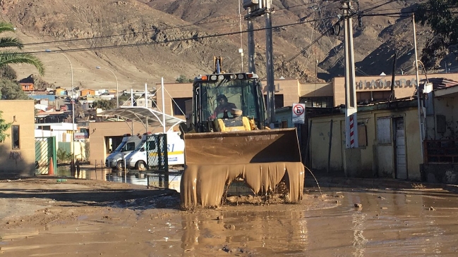 Sin agua y dividido en dos: La dramática situación de Chañaral tras las inundaciones