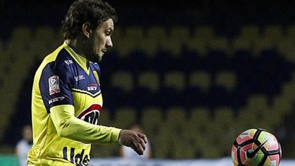 Barreto pateó cruzado para derrotar a Peric y anotar su primer gol por U. de Concepción