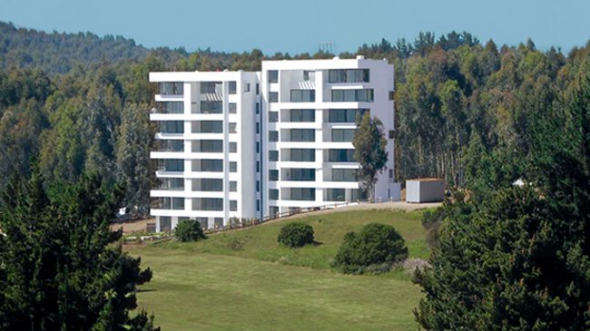 Insólito: Dos edificios contiguos chocan entre sí cuando tiembla