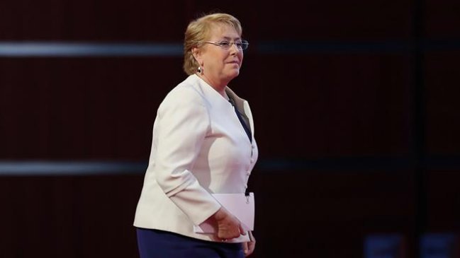 Alarma de incendio obligó a evacuar a Bachelet en aeropuerto de Nueva Zelanda