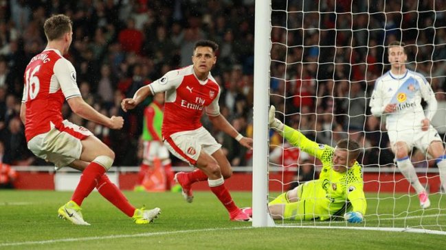 Alexis Sánchez guió el triunfo de Arsenal sobre Sunderland en la liga inglesa