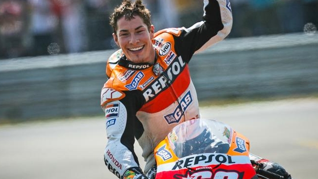 Ex campeón de Moto GP permanece grave luego de ser atropellado en Italia