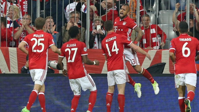 Arturo Vidal agradeció a Xabi Alonso a un día del adiós del español