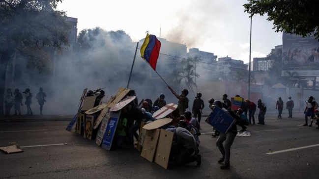 Oposición afirmó que hay 50 muertos y 13.000 heridos en protestas en Venezuela