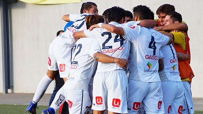 Barnechea ascendió a la Primera B aplastando a Naval y gracias al empate de Melipilla