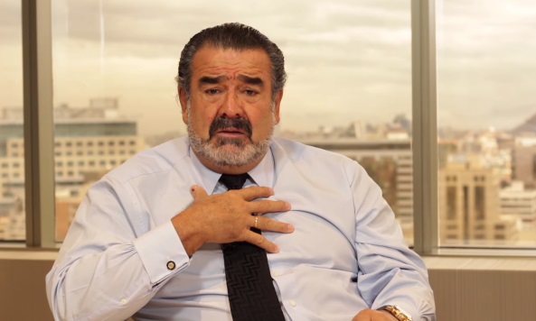 Andrónico Luksic inauguró su cuenta en Facebook, pero se la bloquearon