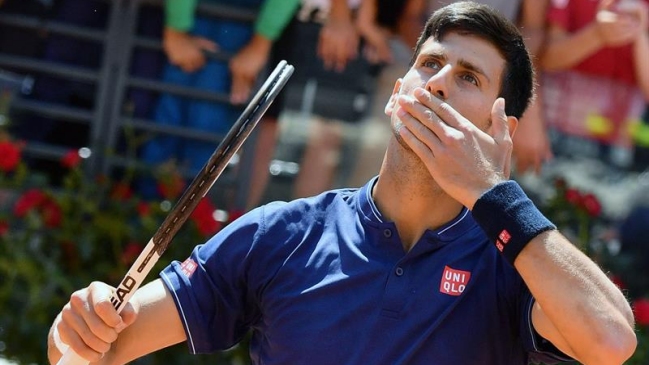Djokovic eliminó a Del Potro en partido interrumpido por la lluvia y jugará semifinales en Roma