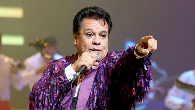 Hijo de Juan Gabriel demandó a uno de sus hermanos y a canales de TV