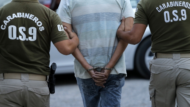 Carabineros detuvo por robo con intimidación a integrante de conocido grupo reggaetonero