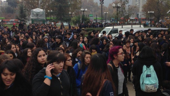 Estudiantes del Liceo 7 se manifestaron por casos de discriminación y abusos