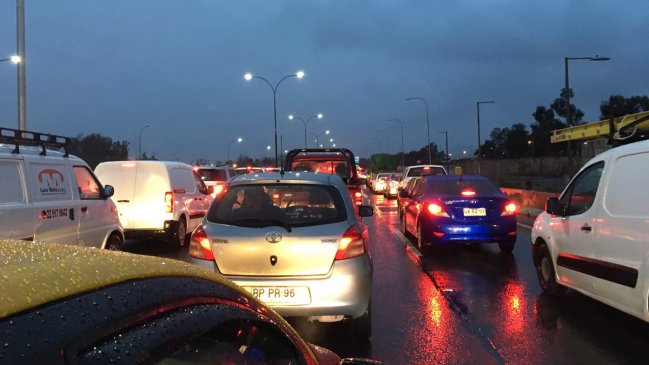 Revisa el estado del tránsito, el Metro y Transantiago