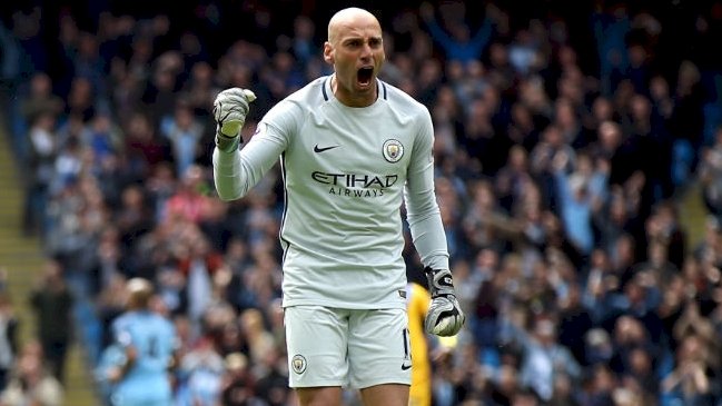 Manchester City anunció la partida del argentino Willy Caballero