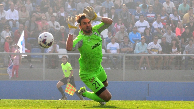 Franco Costanzo acordó extender su vínculo con Universidad Católica