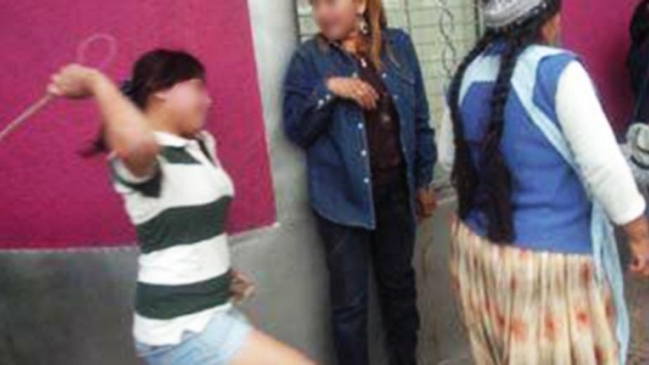 Bolivia: Retiran afiche anti-racista por racista