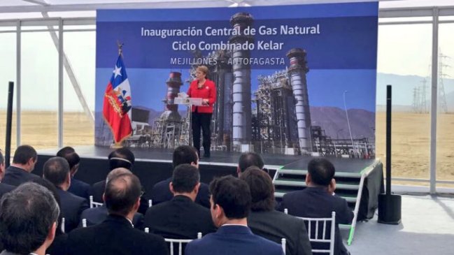 Bachelet inauguró central a gas natural para que 
