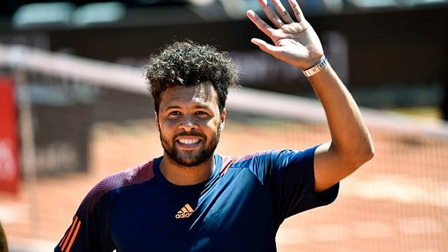 Tsonga alzó en Lyon su tercer título de la temporada
