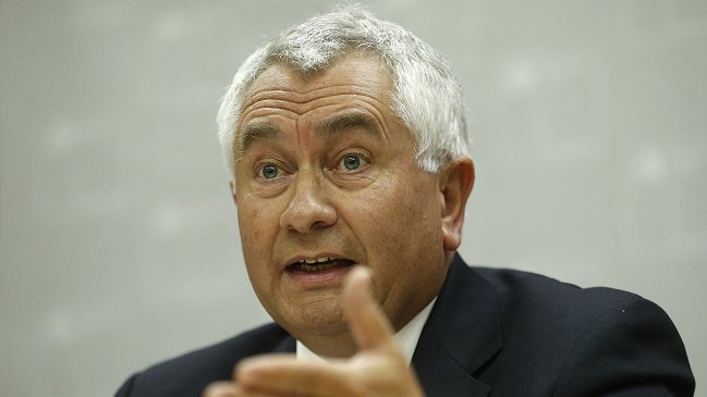 Elección en el Colegio Médico: Enrique Paris pidió mantener independencia de los partidos políticos