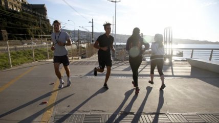 Encuesta Cooperativa: A la baja índice de satisfacción de los chilenos