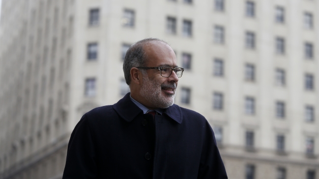 Delitos tributarios: Gobierno defendió exclusividad del SII para querellarse