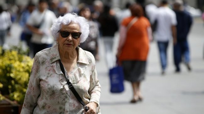 Bachelet aseguró que pensiones mejorarán un 50 por ciento con reforma que enviará el Gobierno