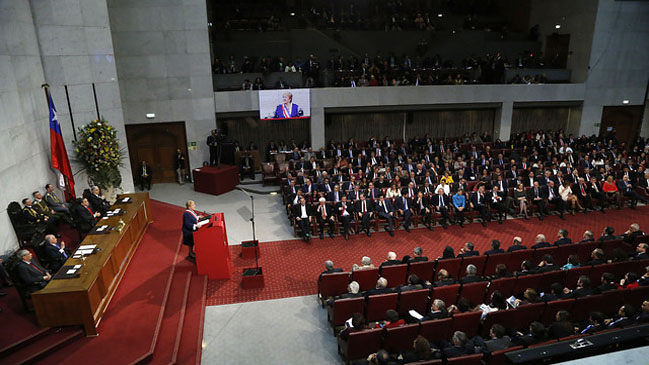 Chile Vamos: En su Cuenta Pública Bachelet describió 
