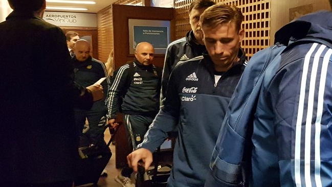Sampaoli partió hacia Melbourne para preparar amistoso de Argentina contra Brasil