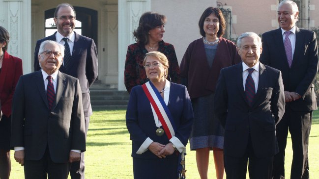 Encuesta CEP: Mejora evaluación de Gobierno pero sigue con nota 