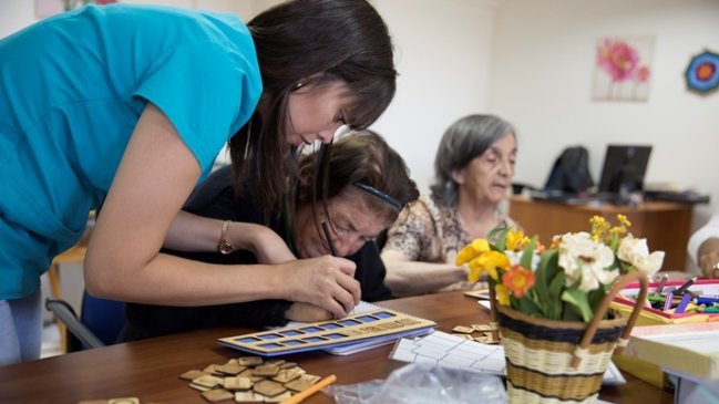 Junio es el mes del buen trato al adulto mayor