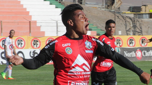 Oscar Salinas: Debo estar a la altura de Everton, estoy contento por firmar acá