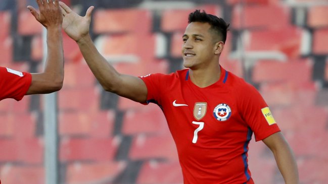 Alexis Sánchez arribó a Rusia para sumarse a los trabajos de la selección chilena