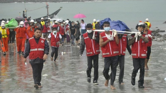 Un avión militar con 122 personas se estrelló en Birmania