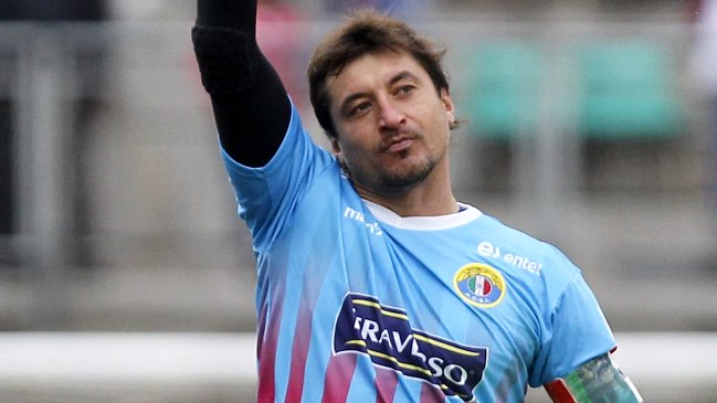 Nicolás Peric renovó con Audax Italiano hasta fines de 2018