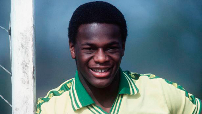 Columna de Aldo Schiappacasse: El futbolista homosexual que se suicidó