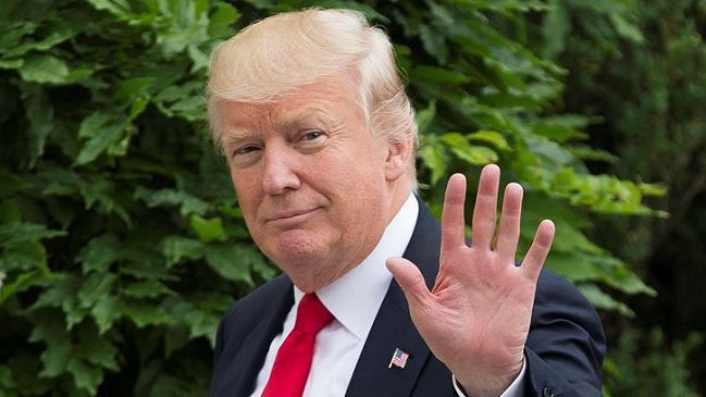 Trump niega presiones al ex director del FBI para que dejara de investigar la 