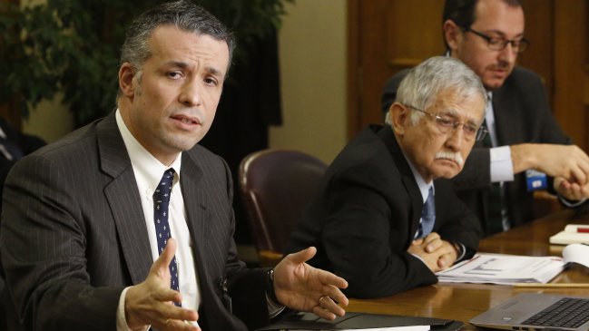 Conflicto Codelco-Contraloría: Fiscal no descarta citar a Landerretche