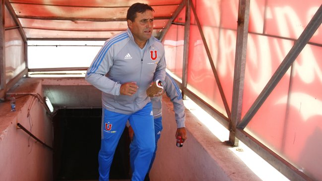 Asistente de Guillermo Hoyos: No tengo dudas de que quiere seguir en la U