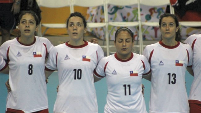 Selección chilena femenina de balonmano sufrió dura derrota en su estreno en el Cuatro Naciones