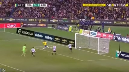   El doble palo de Brasil que salvó el debut de Sampaoli 