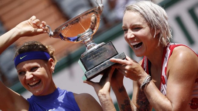 Bethanie Mattek-Sands y Lucie Safarova ganaron el dobles femenino de Roland Garros