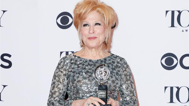 Bette Midler se impuso en la 71 versión de los Premios Tony