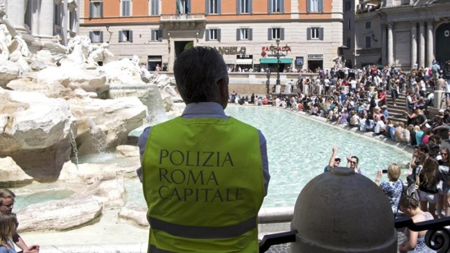 Roma castigará el asedio de sus fuentes históricas con fuertes multas