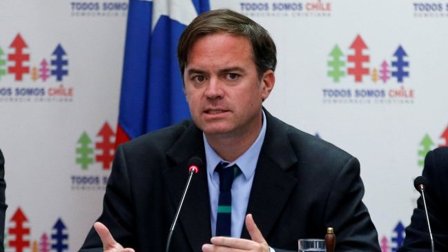 Matías Walker dejó su cargo como vocero de la Nueva Mayoría durante junio