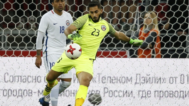 Johnny Herrera sufre problemas físicos en la selección chilena