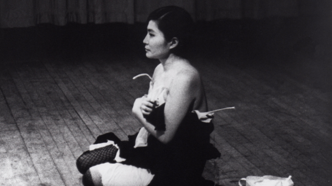Yoko Ono llega a Chile con su exposición 