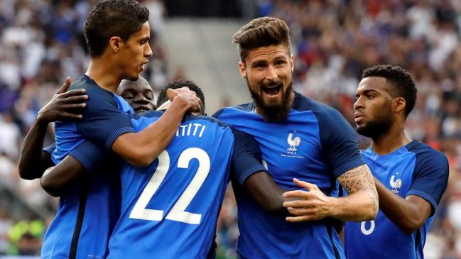 Francia derribó a Inglaterra en un emocionante duelo amistoso en París