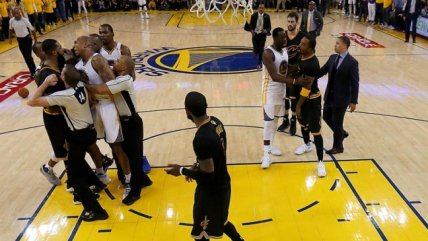   Kevin Durant y Stephen Curry comandaron a los Warriors a su quinto título de la NBA 
