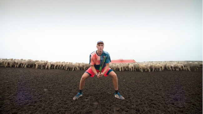 Tenista magallánico lanzó su sitio web antes de iniciar gira europea