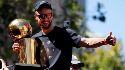  Golden State Warriors celebró su quinto título de la NBA en Oakland 