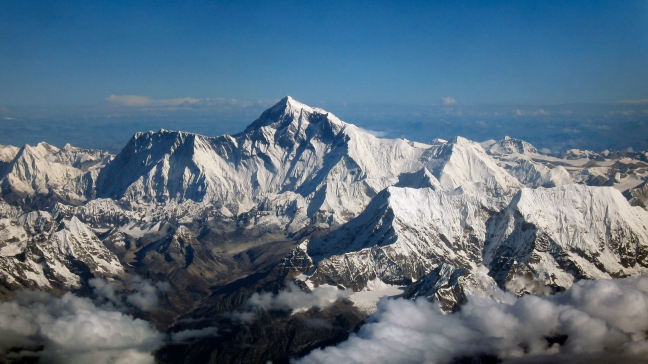 Nepal comienza a medir el Everest para ver si encogió durante el terremoto
